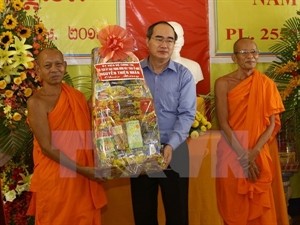 New Year wishes to Khmer ethnics in Can Tho - ảnh 1